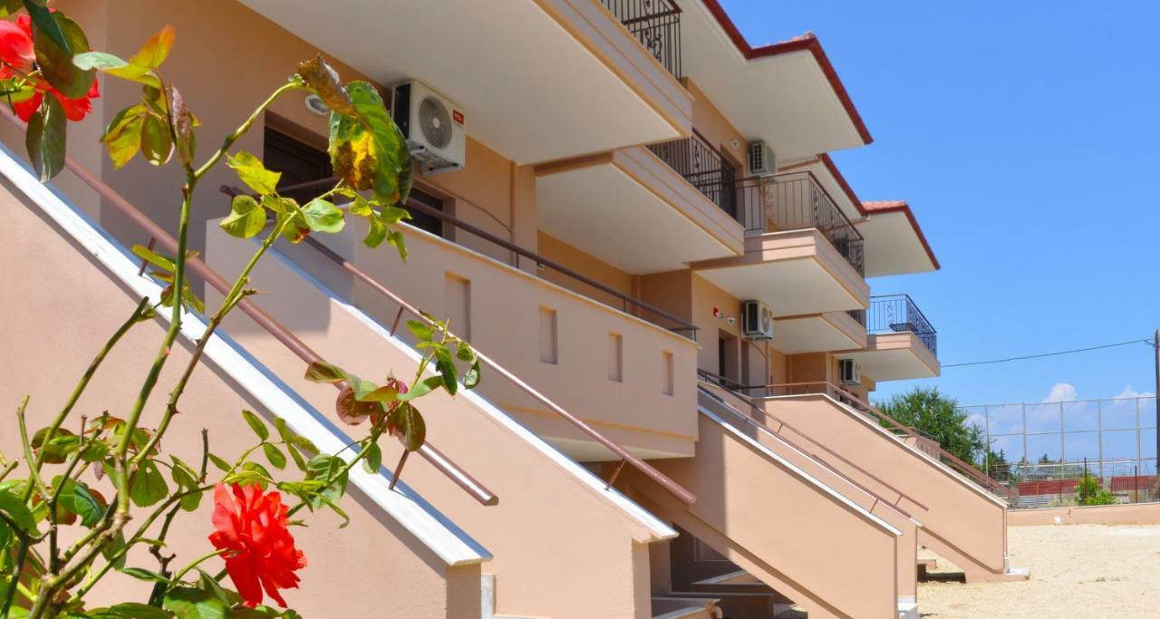 Houses Nikolaos Villa Afytos Luaran gambar